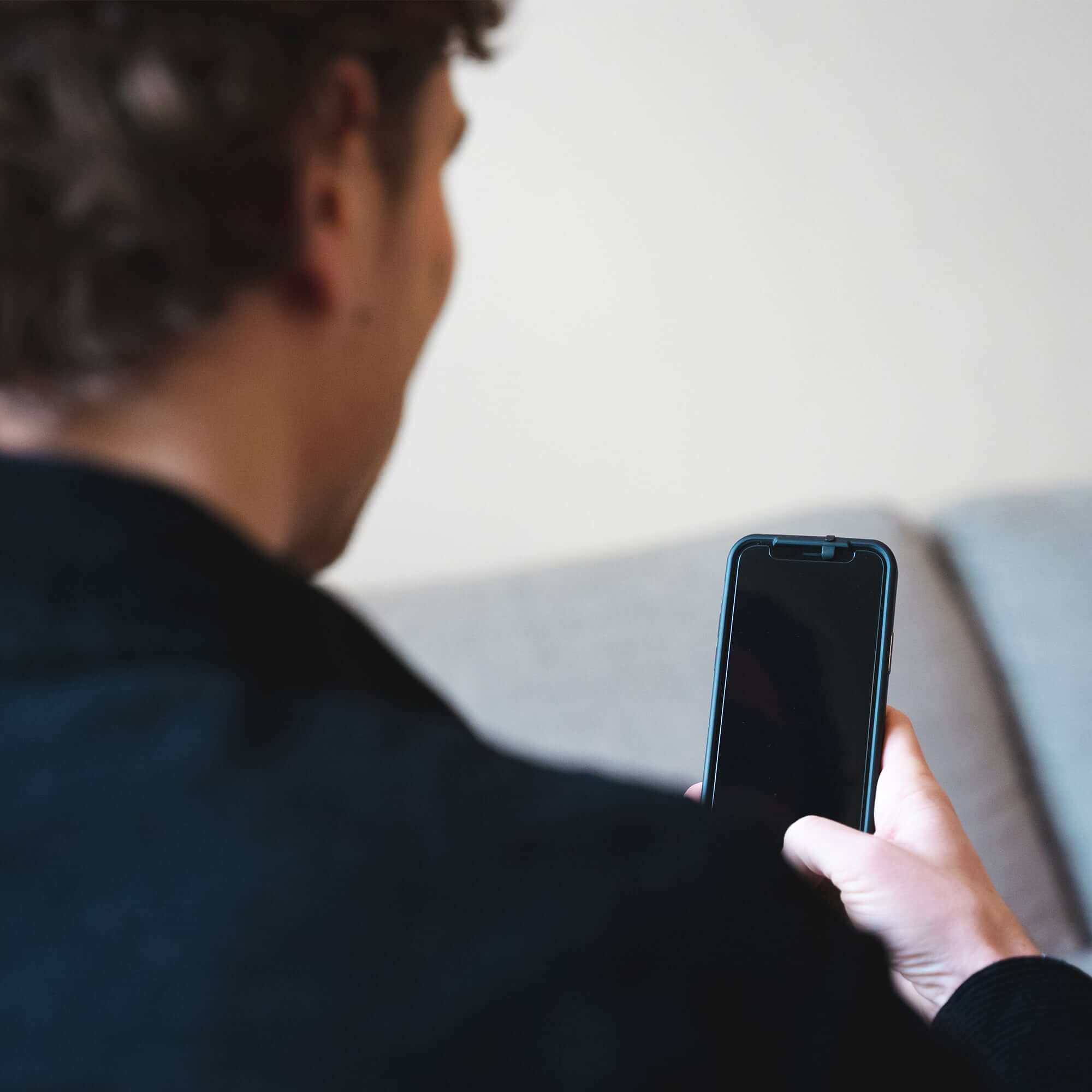 iPhone 12 Pro Max Privatsphäre-Hülle