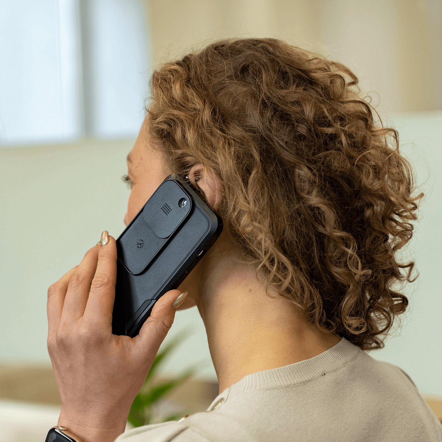 iPhone 13 Pro Max Privatsphäre-Hülle